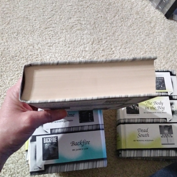 4 Detectives Book Club Books - Picture 12 of 12